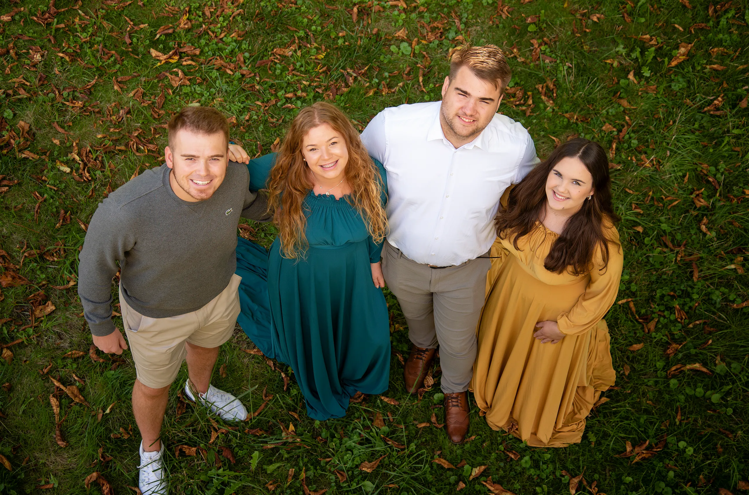 sesja-rodzinna-bracia-i-siostry-widok-z-lotu-ptaka